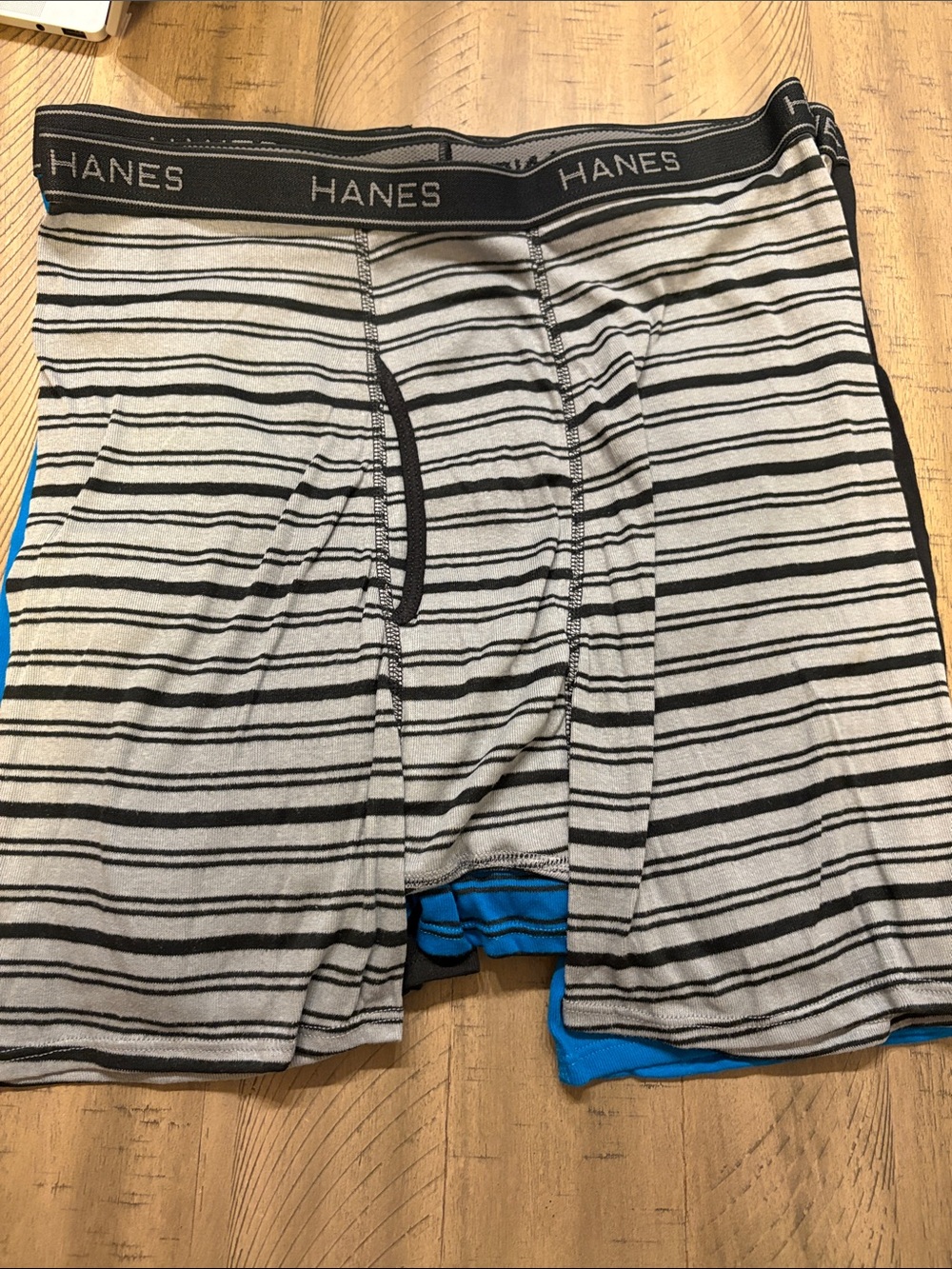 650 Hanes Men's 6 pair Boxer Briefs solid and stripes